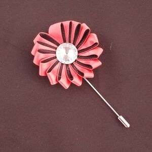 MEN'S CORAL/BLACK SATIN LAPEL PIN.